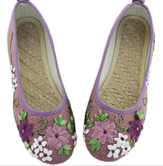 Vintage Embroidered Women Flats Flower Slip